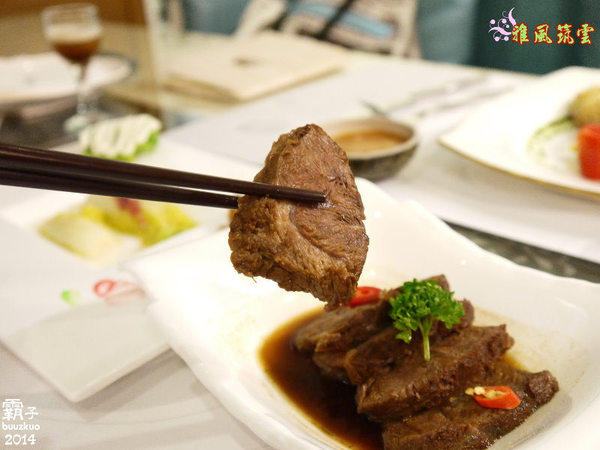 雅風筑雲:台中大坑「雅風筑雲」藝園餐廳,彷彿一間小型收藏博物館 ~