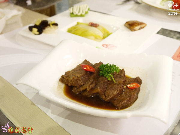 雅風筑雲:台中大坑「雅風筑雲」藝園餐廳,彷彿一間小型收藏博物館 ~