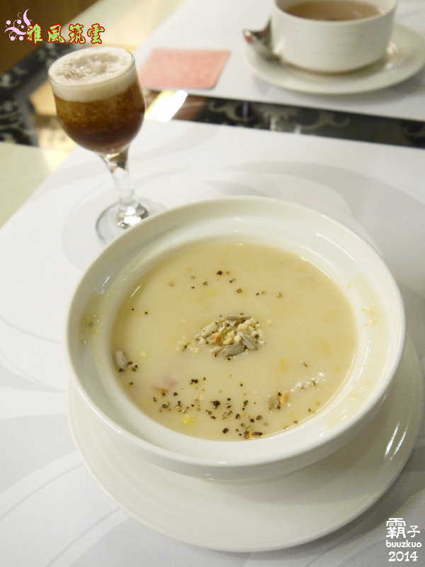 雅風筑雲:台中大坑「雅風筑雲」藝園餐廳,彷彿一間小型收藏博物館 ~