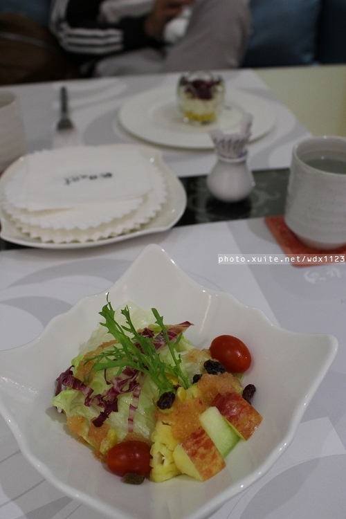 雅風筑雲：台中【雅風筑雲】藝園餐廳❤美食與藝術的結合，彷彿罝身於博物館用餐~103.04.20