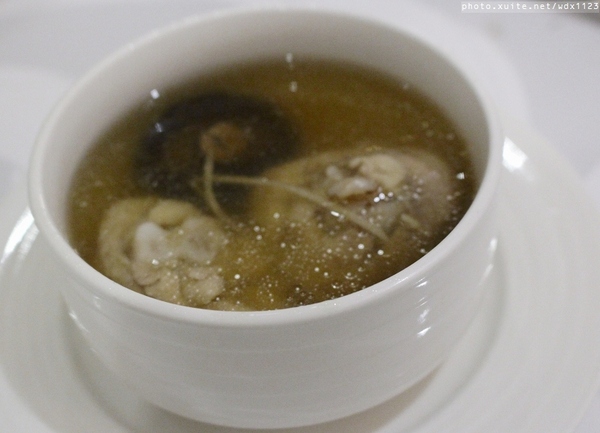 雅風筑雲：台中【雅風筑雲】藝園餐廳❤美食與藝術的結合，彷彿罝身於博物館用餐~103.04.20