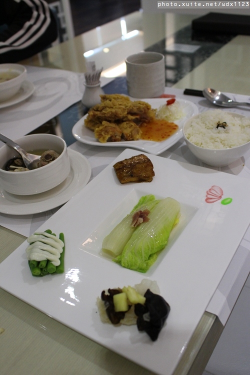 雅風筑雲：台中【雅風筑雲】藝園餐廳❤美食與藝術的結合，彷彿罝身於博物館用餐~103.04.20