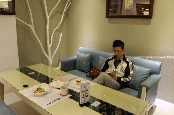 雅風筑雲：台中【雅風筑雲】藝園餐廳❤美食與藝術的結合，彷彿罝身於博物館用餐~103.04.20