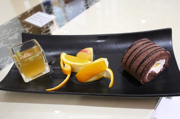 雅風筑雲：台中【雅風筑雲】藝園餐廳❤美食與藝術的結合，彷彿罝身於博物館用餐~103.04.20