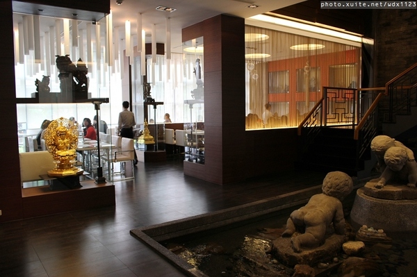 雅風筑雲：台中【雅風筑雲】藝園餐廳❤美食與藝術的結合，彷彿罝身於博物館用餐~103.04.20