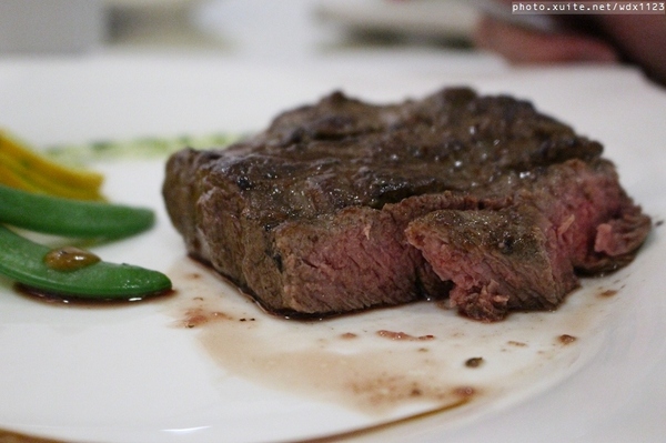 雅風筑雲：台中【雅風筑雲】藝園餐廳❤美食與藝術的結合，彷彿罝身於博物館用餐~103.04.20
