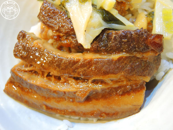 財神爺魯肉飯:呷飽祙【台中西屯・財神爺魯肉飯】24H營業的台中魯肉飯扛霸子