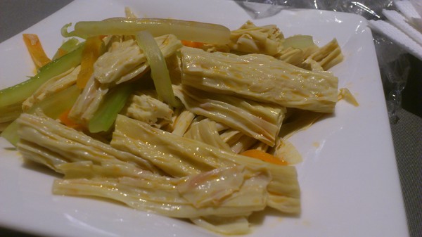 鳥窩窩私房菜(台中大遠百)：是鳥窩窩不是鳥窩