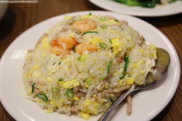 鼎泰豐(台中大遠百店):鼎泰豐in台中大遠百~皮薄餡多滋味好,實在好吃咧❤103.4.12&05.24