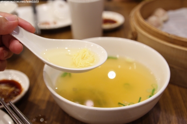 鼎泰豐(台中大遠百店):鼎泰豐in台中大遠百~皮薄餡多滋味好,實在好吃咧❤103.4.12&05.24