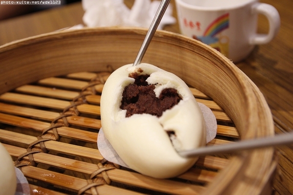 鼎泰豐(台中大遠百店):鼎泰豐in台中大遠百~皮薄餡多滋味好,實在好吃咧❤103.4.12&05.24