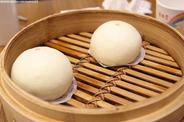 鼎泰豐(台中大遠百店):鼎泰豐in台中大遠百~皮薄餡多滋味好,實在好吃咧❤103.4.12&05.24