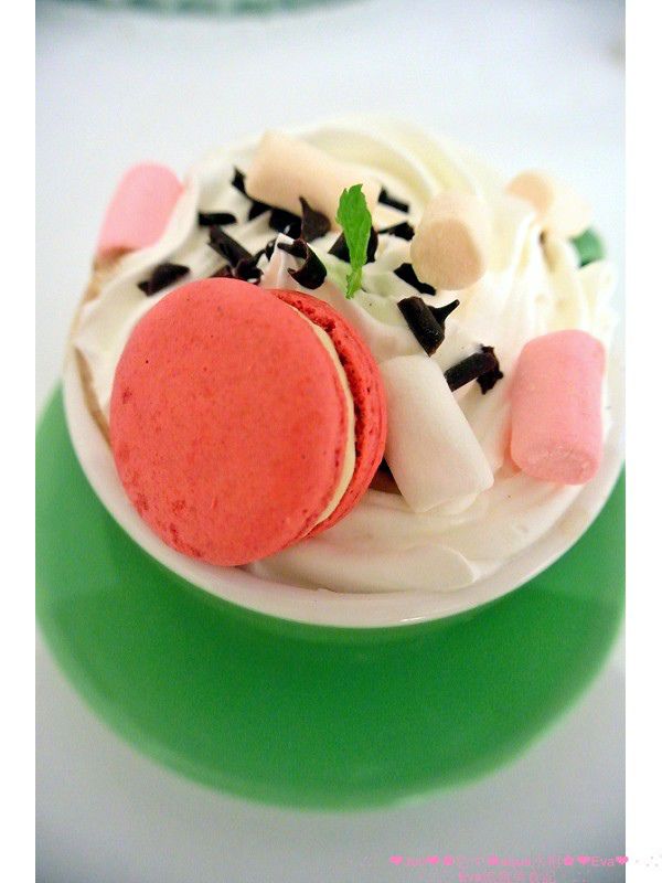 aqua水相法義料理(大遠百店)：【食記】oO。。台中　aqua水相法義料理　來這裡有美美的馬卡龍裝飾尬逼和愛麗絲夢遊仙境的下午茶陪伴大家～o○。