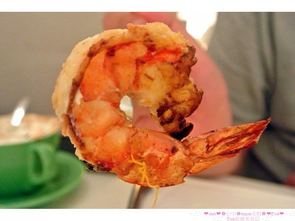 aqua水相法義料理(大遠百店)：【食記】oO。。台中　aqua水相法義料理　來這裡有美美的馬卡龍裝飾尬逼和愛麗絲夢遊仙境的下午茶陪伴大家～o○。