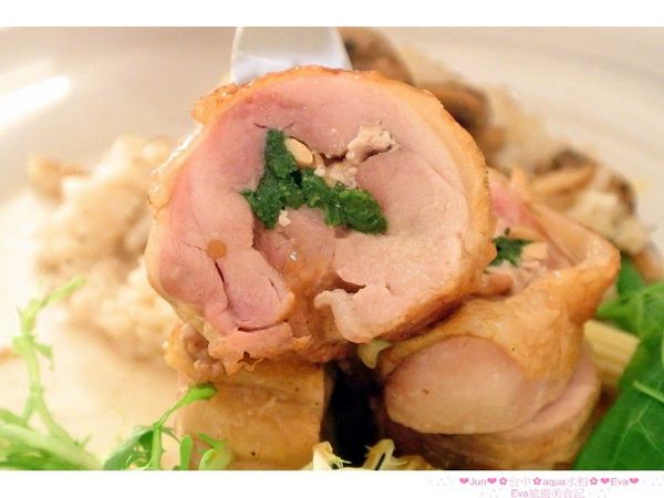 aqua水相法義料理(大遠百店)：【食記】oO。。台中　aqua水相法義料理　來這裡有美美的馬卡龍裝飾尬逼和愛麗絲夢遊仙境的下午茶陪伴大家～o○。