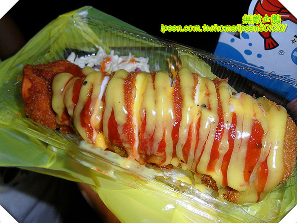 黃金賊：【台中-逢甲夜市】外型相當特別...烏賊超好吃!!《黃金賊》