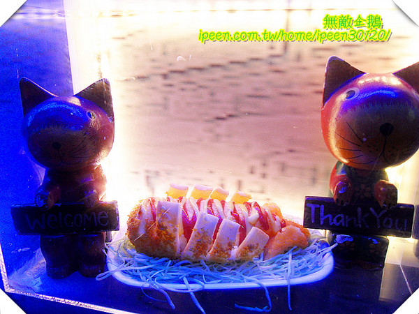 黃金賊：【台中-逢甲夜市】外型相當特別...烏賊超好吃!!《黃金賊》