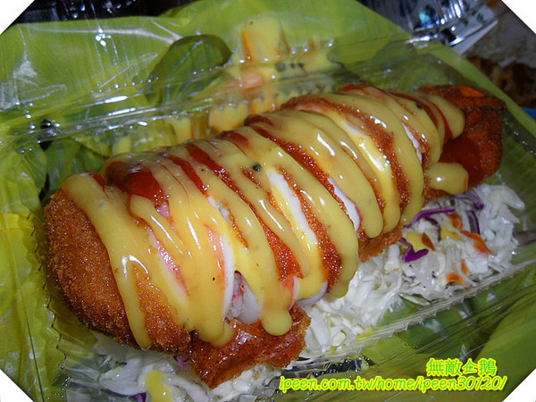 黃金賊：【台中-逢甲夜市】外型相當特別...烏賊超好吃!!《黃金賊》