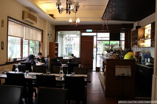 波納義廚：波納義廚✪價格實惠、深受學生喜愛的餐廳~103.04.23