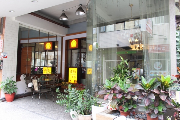 波納義廚：波納義廚✪價格實惠、深受學生喜愛的餐廳~103.04.23