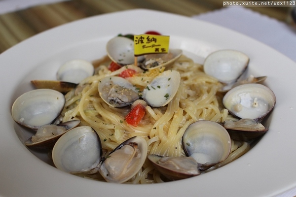 波納義廚：波納義廚✪價格實惠、深受學生喜愛的餐廳~103.04.23