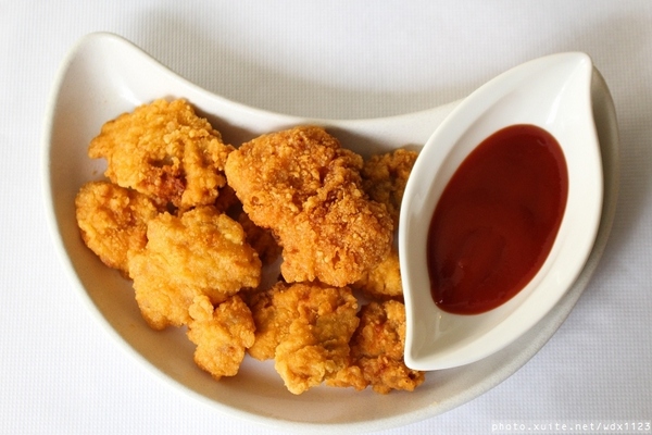 波納義廚：波納義廚✪價格實惠、深受學生喜愛的餐廳~103.04.23