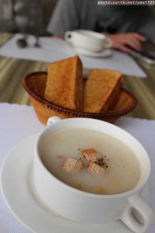 波納義廚：波納義廚✪價格實惠、深受學生喜愛的餐廳~103.04.23