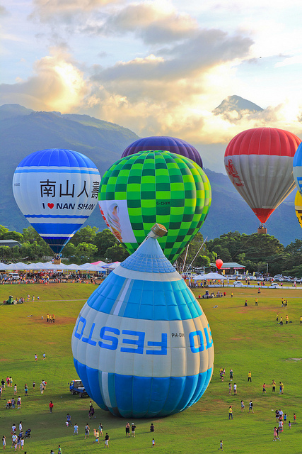 鹿野高台：[遊記]【台東】鹿野高台。 2013台灣國際熱氣球嘉年華 (上)