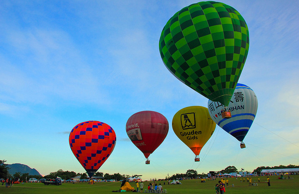鹿野高台：[遊記]【台東】鹿野高台。 2013台灣國際熱氣球嘉年華 (上)