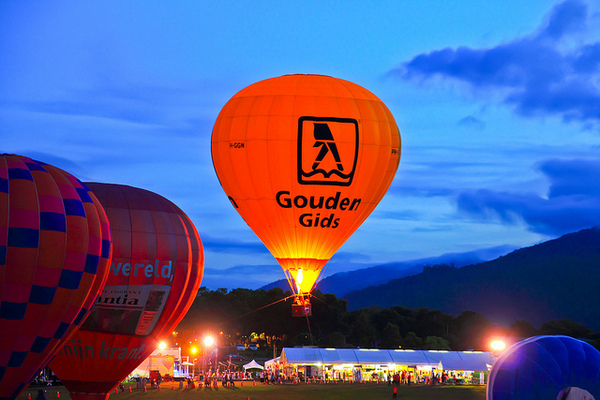 鹿野高台：[遊記]【台東】鹿野高台。 2013台灣國際熱氣球嘉年華 (上)