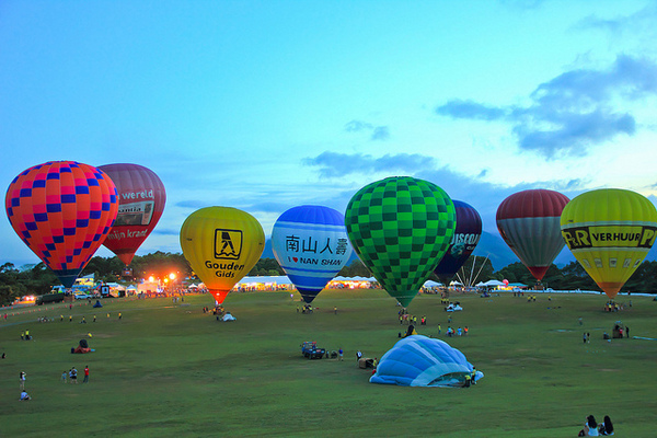 鹿野高台：[遊記]【台東】鹿野高台。 2013台灣國際熱氣球嘉年華 (上)