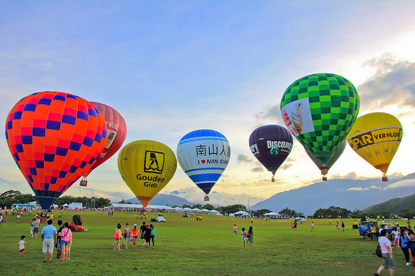 鹿野高台：[遊記]【台東】鹿野高台。 2013台灣國際熱氣球嘉年華 (上)