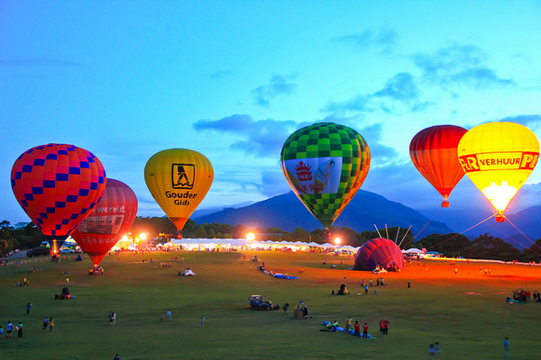 鹿野高台：[遊記]【台東】鹿野高台。 2013台灣國際熱氣球嘉年華 (上)