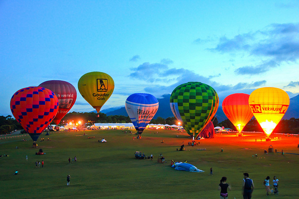 鹿野高台：[遊記]【台東】鹿野高台。 2013台灣國際熱氣球嘉年華 (上)