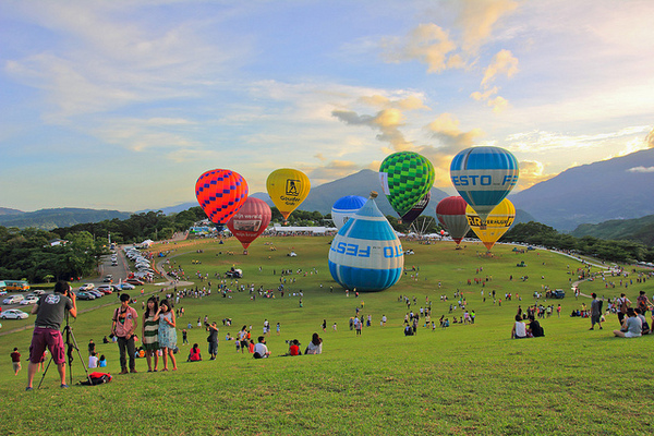 鹿野高台：[遊記]【台東】鹿野高台。 2013台灣國際熱氣球嘉年華 (上)