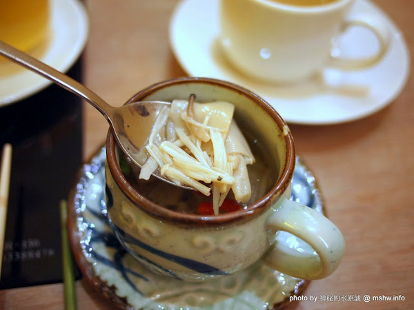 八月江南燒:【食記】台中西屯-八月江南燒 : 創意菜單,全新享受~這不是火鍋店啦XD