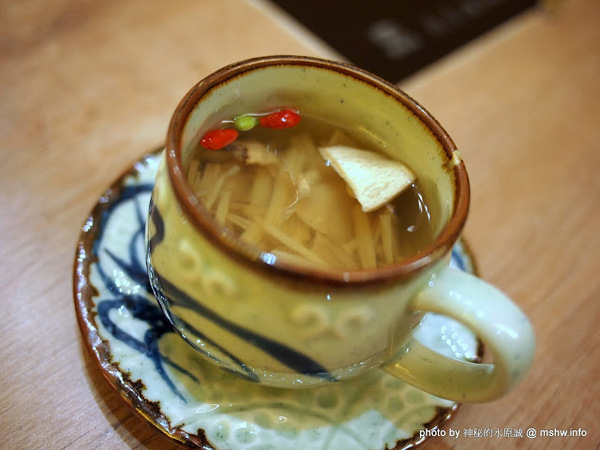 八月江南燒:【食記】台中西屯-八月江南燒 : 創意菜單,全新享受~這不是火鍋店啦XD