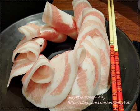 臥龍城巴蜀麻辣燙(原爭紅麻辣火鍋)：[口碑劵體驗] 正宗四川鴛鴦老火鍋~臥龍城巴蜀麻辣燙