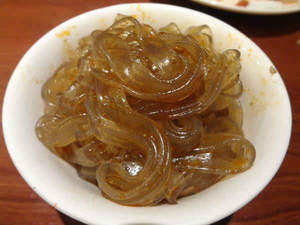 臥龍城巴蜀麻辣燙-麻辣火鍋專賣(原爭紅麻辣火鍋)：1021208[官本金文愛台灣口碑券第20彈]臥龍城巴蜀麻辣燙火鍋好吃到諸葛孔明都不打戰三分天下只想鴛鴦溺在一起