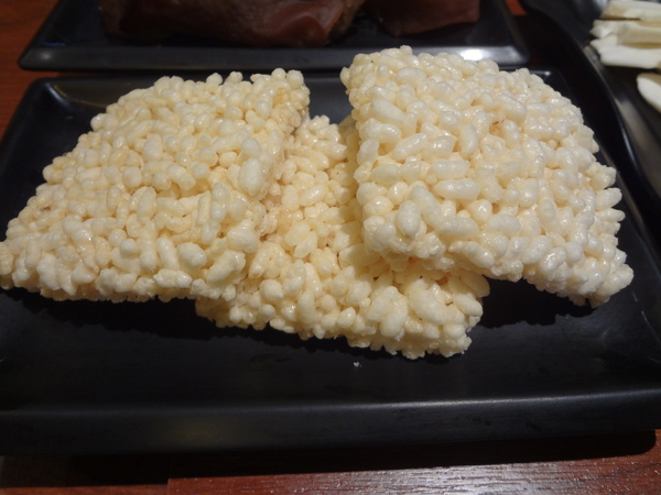 臥龍城巴蜀麻辣燙-麻辣火鍋專賣(原爭紅麻辣火鍋)：1021208[官本金文愛台灣口碑券第20彈]臥龍城巴蜀麻辣燙火鍋好吃到諸葛孔明都不打戰三分天下只想鴛鴦溺在一起