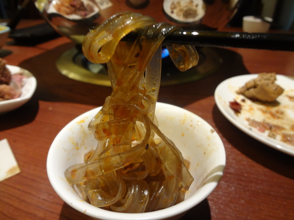 臥龍城巴蜀麻辣燙-麻辣火鍋專賣(原爭紅麻辣火鍋)：1021208[官本金文愛台灣口碑券第20彈]臥龍城巴蜀麻辣燙火鍋好吃到諸葛孔明都不打戰三分天下只想鴛鴦溺在一起