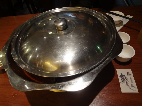 臥龍城巴蜀麻辣燙-麻辣火鍋專賣(原爭紅麻辣火鍋)：1021208[官本金文愛台灣口碑券第20彈]臥龍城巴蜀麻辣燙火鍋好吃到諸葛孔明都不打戰三分天下只想鴛鴦溺在一起