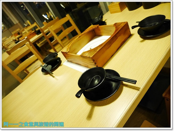 麻辣一村:捷運忠孝復興站東區美食 麻辣一村火鍋吃到飽~黑毛和牛盡情吃