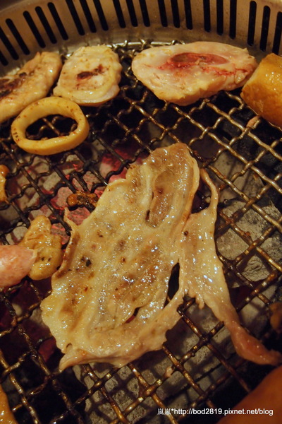 烤狀猿日式炭火燒烤(成都店):【台中西屯】烤狀猿日式炭火燒烤(成都店)-醃製肉品口味挺重的,但服務還不錯!