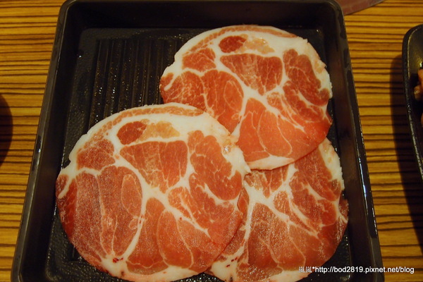 烤狀猿日式炭火燒烤(成都店):【台中西屯】烤狀猿日式炭火燒烤(成都店)-醃製肉品口味挺重的,但服務還不錯!