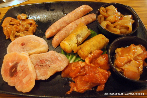 烤狀猿日式炭火燒烤(成都店):【台中西屯】烤狀猿日式炭火燒烤(成都店)-醃製肉品口味挺重的,但服務還不錯!