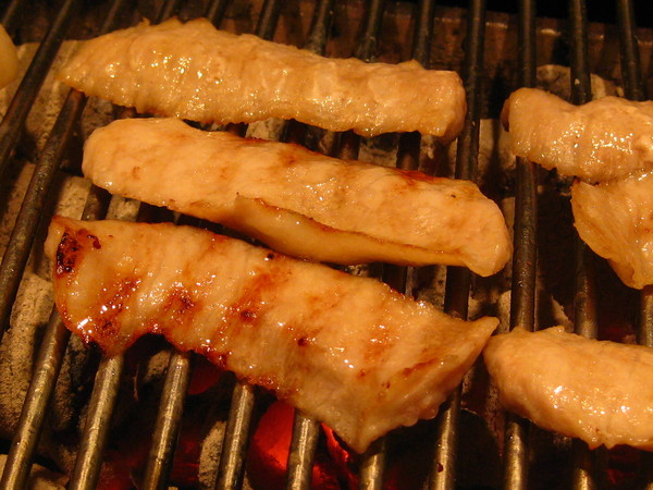 兩班家(台中新光三越店):台中>> 兩班家呷〞無煙〞韓式燒烤 享受賓至如歸的服務