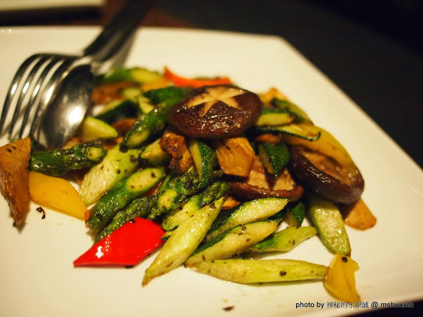 印月創意東方宴：【食記】台中WEIN Restaurant&Lounge印月創意東方宴@西屯 : 藝鴨三吃,傳統好食美味新體驗~限量的小確幸!