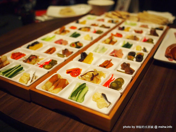 印月創意東方宴：【食記】台中WEIN Restaurant&Lounge印月創意東方宴@西屯 : 藝鴨三吃,傳統好食美味新體驗~限量的小確幸!