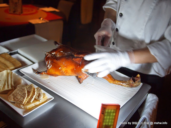 印月創意東方宴：【食記】台中WEIN Restaurant&Lounge印月創意東方宴@西屯 : 藝鴨三吃,傳統好食美味新體驗~限量的小確幸!